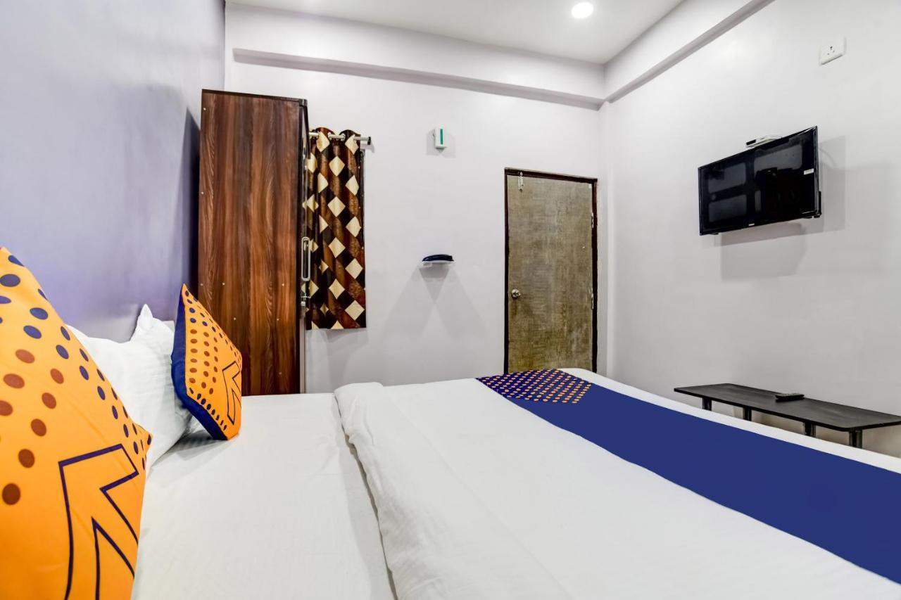Spot On 76764 Hotel Lux インドール エクステリア 写真